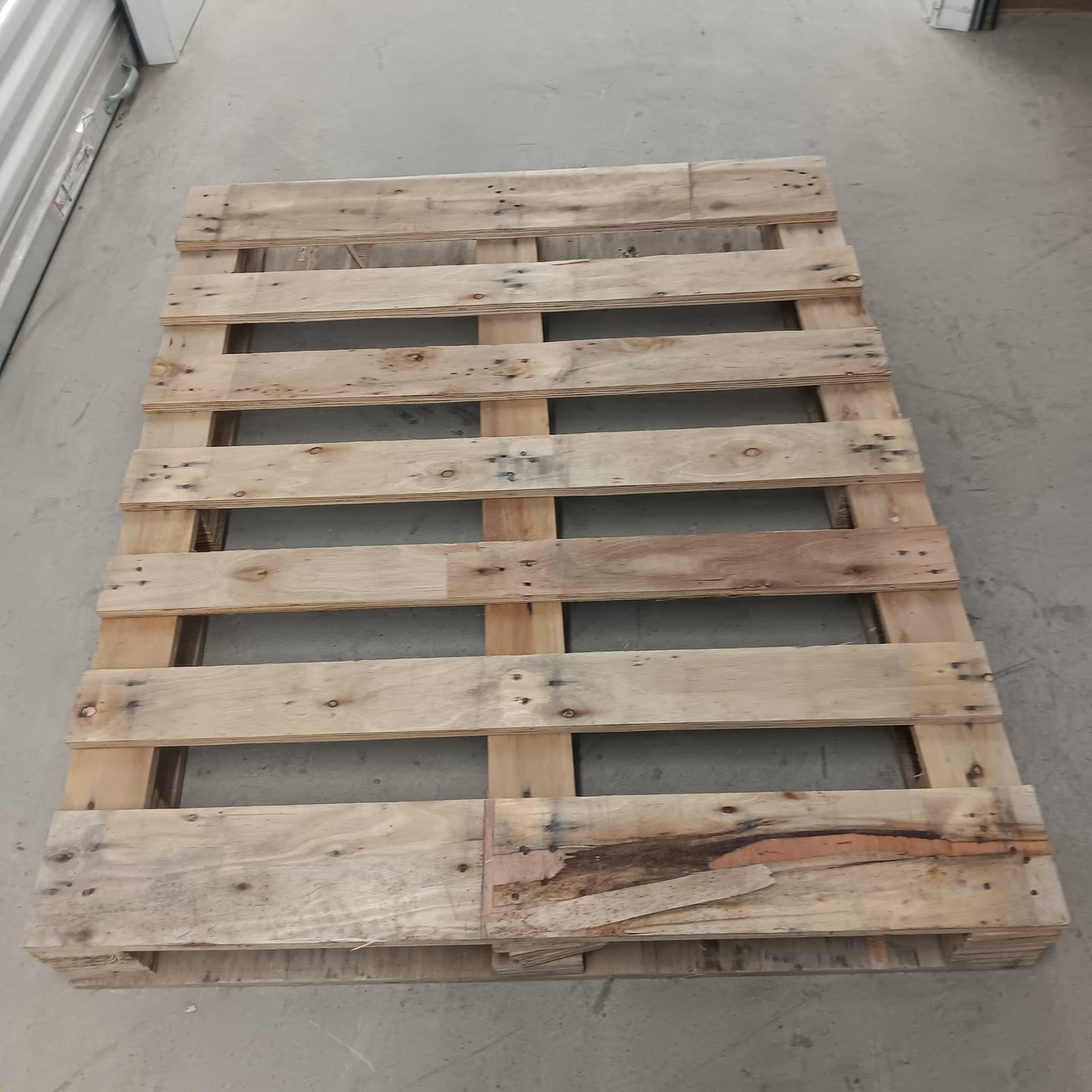 Straight Pallets (2-way)